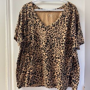 Ava & Viv T-SHIRT Cheetah leopard WOMEN'S PLUS 3X short sleeve V-NECK cotton